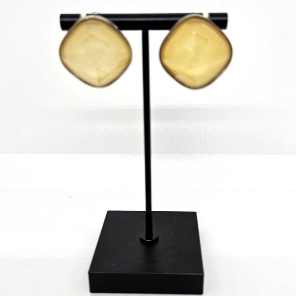 Vintage Square Golden Stud Earrings - Picture 3 of 6